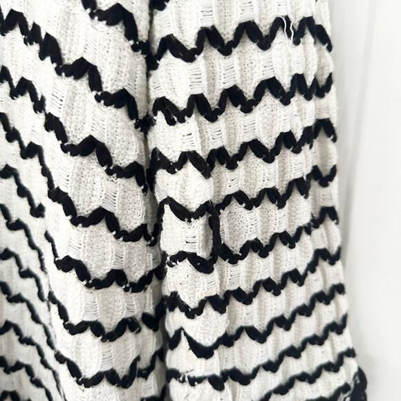 St. John Black White Open Knit Swirl Textured Hook Closure Long Cardigan Large - Picture 11 of 12